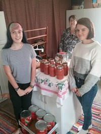 Chenango Valley French Exchange students with tomato sauce they made