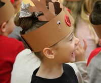 student wearing reindeer hat